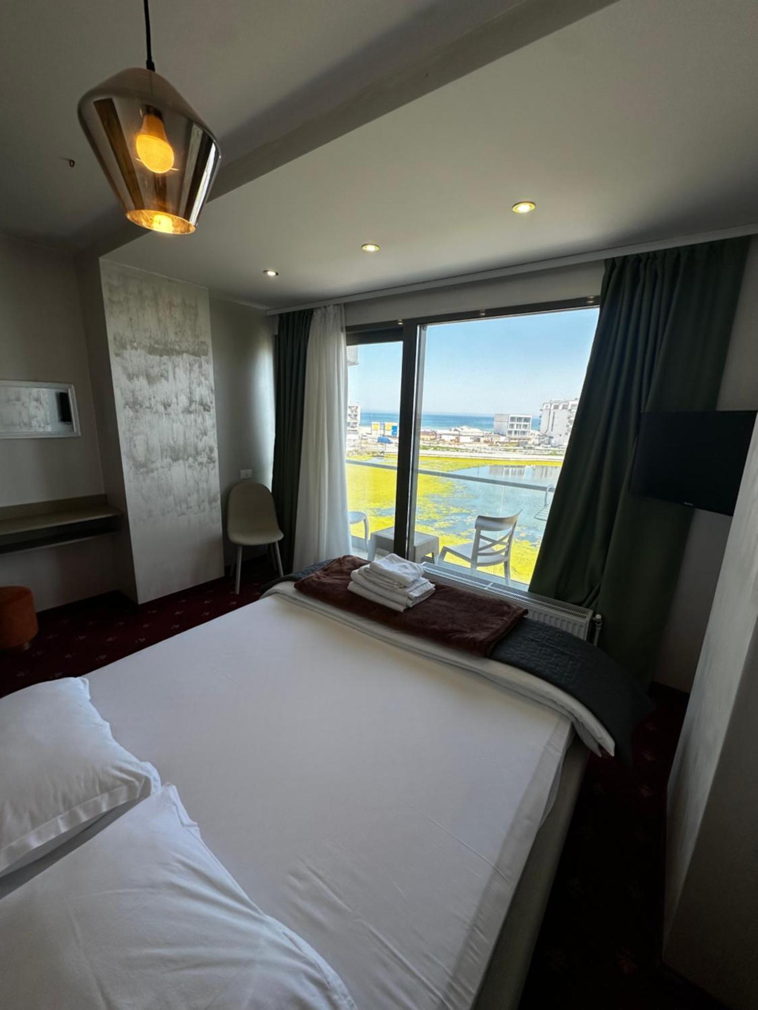 White Boutique Hotel- Eforie Nord Esterno foto